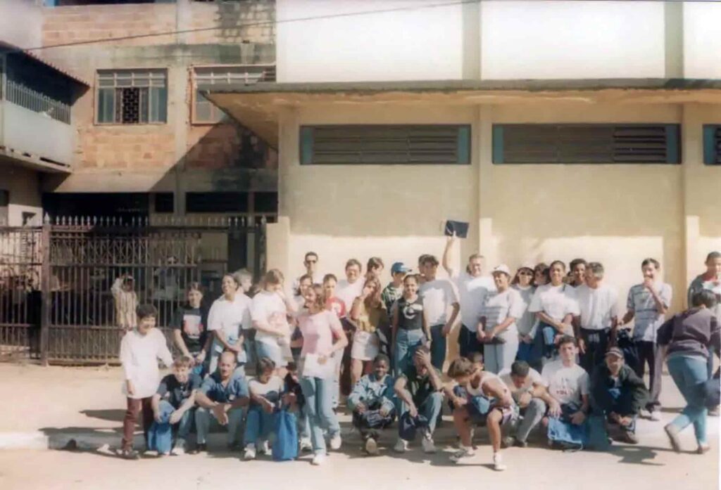 Trabalhadores do CEMA em Tirando foto em Frente à Instituição